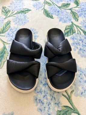 Sorel Women’s Vibe Twist Slide Sandals